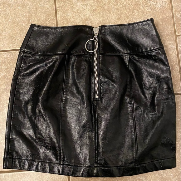 Dollskill skirt - Picture 3 of 4